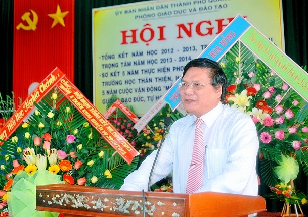 Ông Nguyễn Chín - Ủy viên BTV Tỉnh ủy, Bí thư Thành ủy Quảng Ngãi Phát biểu ý kiến chỉ đạo tại Hội nghị